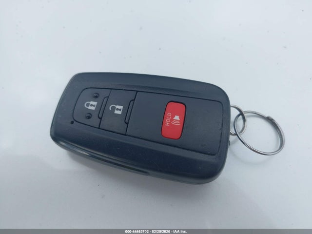 JTDL9MFUXM3023245 Toyota Prius Le Awd-e