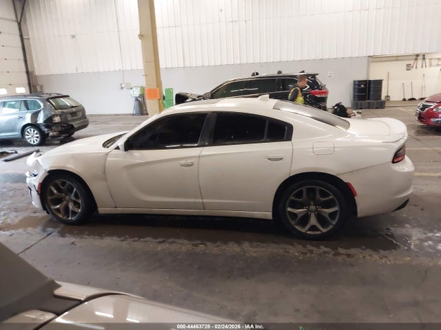 2C3CDXHG3GH127489 Dodge Charger Sxt