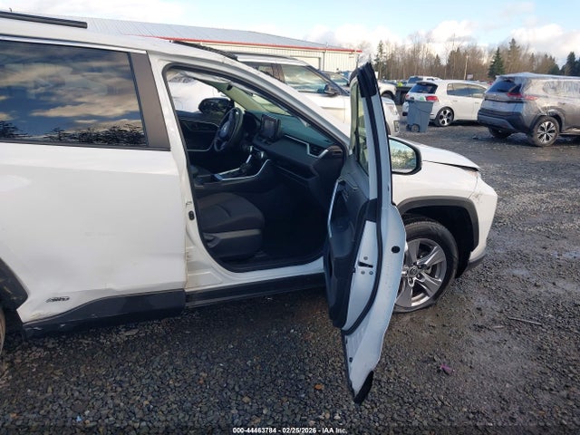 JTMMWRFVXND139236 Toyota Rav4 Hybrid Le