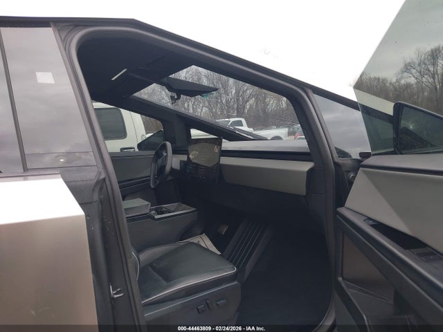 2025 TESLA CYBERTRUCK 7G2CEHED6SA070884 Photo 4