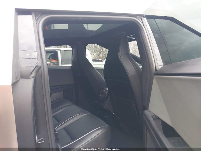 2025 TESLA CYBERTRUCK 7G2CEHED6SA070884 Photo 7