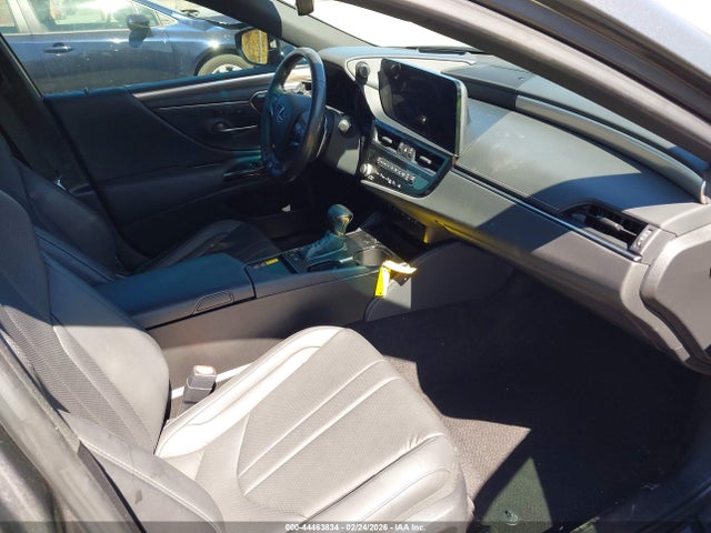 44463834 :رقم المزاد ، 58ABA1C10RU046860 vin ، 2024 Lexus Es 300h F Sport Handling مزاد بيع