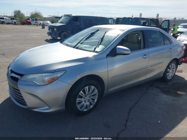 Toyota CAMRY LE 2016 4T4BF1FK8GR578664 Image 2
