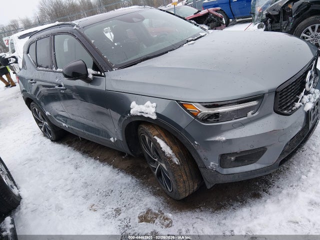 2019 VOLVO XC40 YV4162XZ9K2003874