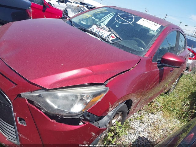 3MYDLBYV9JY317708 Toyota YARIS IA