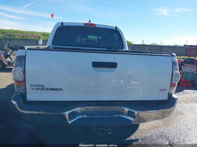 Toyota Tacoma Base V6 2015 3TMLU4EN4FM197760 Image 16