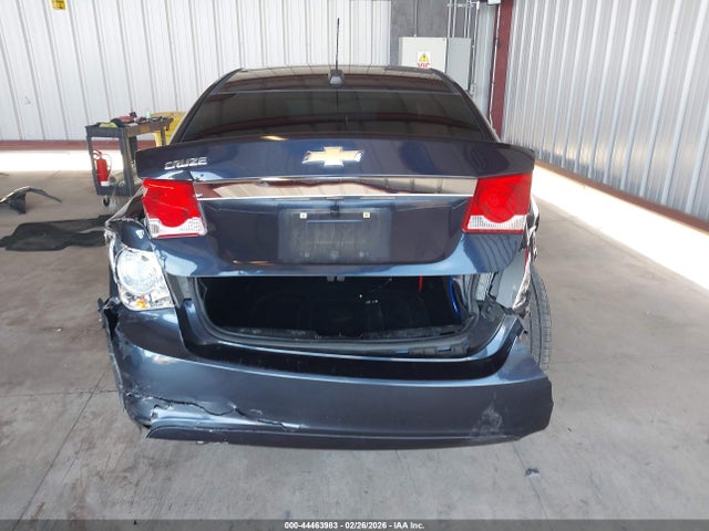 1G1PA5SG8F7105803 Chevrolet Cruze Ls Auto