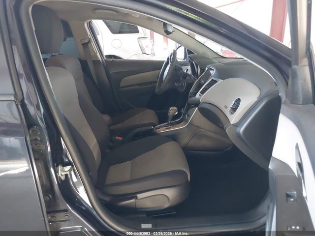 1G1PA5SG8F7105803 Chevrolet Cruze Ls Auto