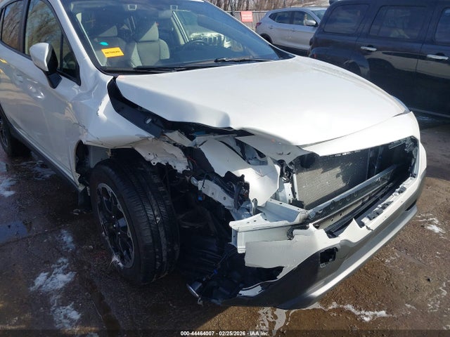 44464007 :رقم المزاد ، JF2GTAECXNH224238 vin ، 2022 Subaru Crosstrek Premium مزاد بيع