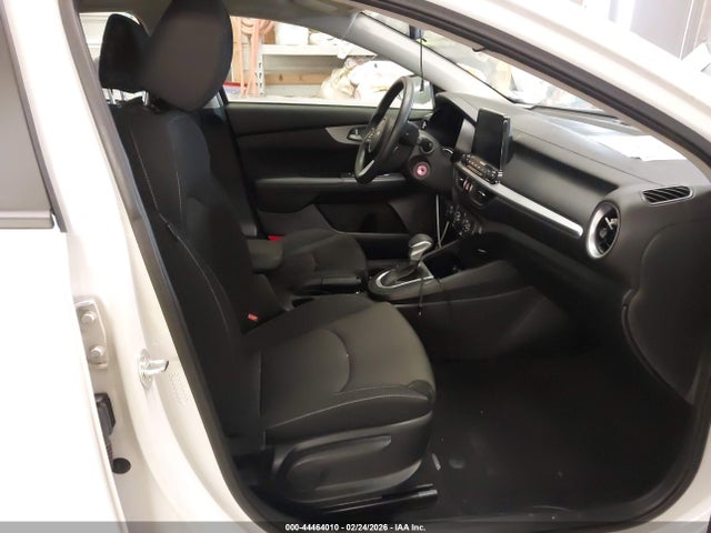 44464010 :رقم المزاد ، 3KPF24AD4PE676675 vin ، 2023 Kia Forte Lxs مزاد بيع