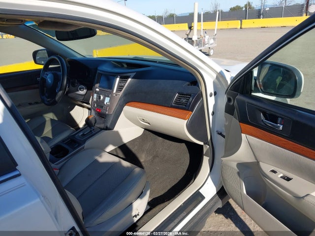 Subaru Outback 2.5i Limited 2014 4S4BRCNC2E3226917 Image 5