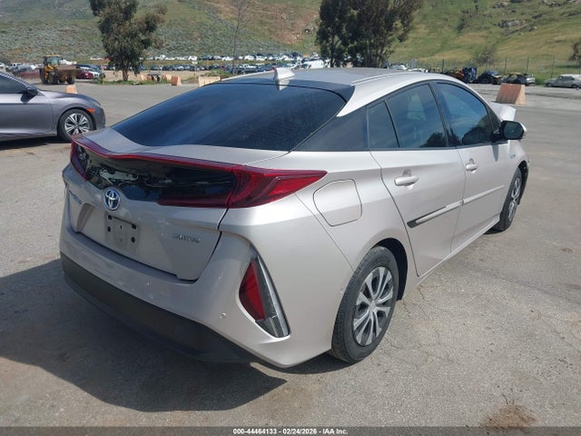 2020 TOYOTA PRIUS PRIME JTDKARFP5L3145777 Photo 3