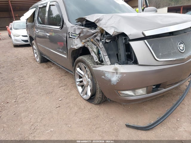 Продажа на аукционе авто 2011 Cadillac Escalade Esv Premium, vin: 1GYS3JEF5BR258946, номер лота: 44464171