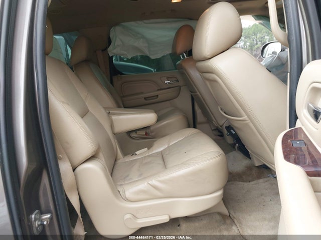 Продажа на аукционе авто 2011 Cadillac Escalade Esv Premium, vin: 1GYS3JEF5BR258946, номер лота: 44464171