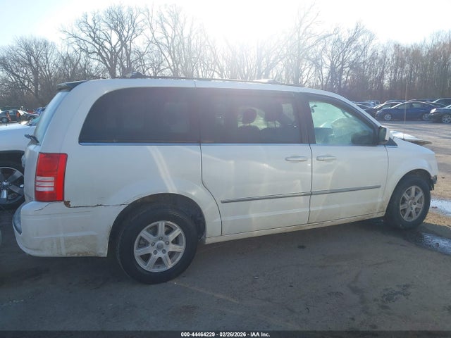 2010 Chrysler Town & Country Touring მანქანა იყიდება აუქციონზე, vin: 2A4RR5D12AR198739, აუქციონის ნომერი: 44464229