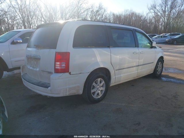 2010 Chrysler Town & Country Touring მანქანა იყიდება აუქციონზე, vin: 2A4RR5D12AR198739, აუქციონის ნომერი: 44464229