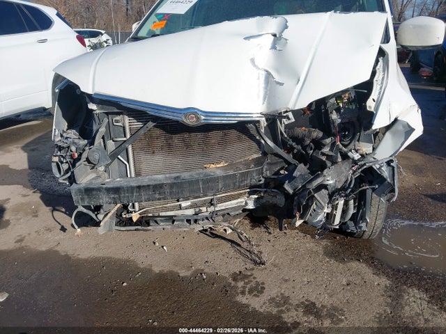 2010 Chrysler Town & Country Touring მანქანა იყიდება აუქციონზე, vin: 2A4RR5D12AR198739, აუქციონის ნომერი: 44464229