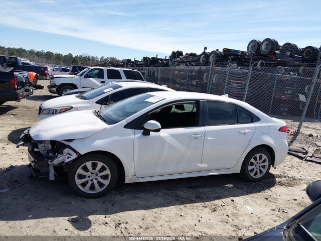 44464326 :رقم المزاد ، JTDEPMAE2N3018573 vin ، 2022 Toyota Corolla Le مزاد بيع