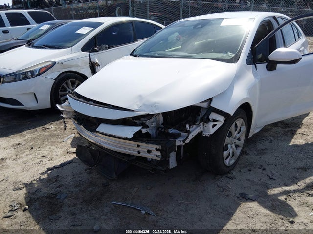 44464326 :رقم المزاد ، JTDEPMAE2N3018573 vin ، 2022 Toyota Corolla Le مزاد بيع