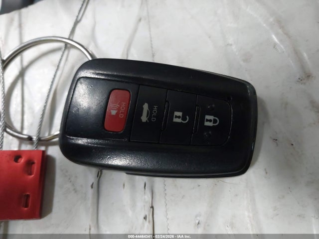 4T1F11BK3RU122672 Toyota CAMRY XLE