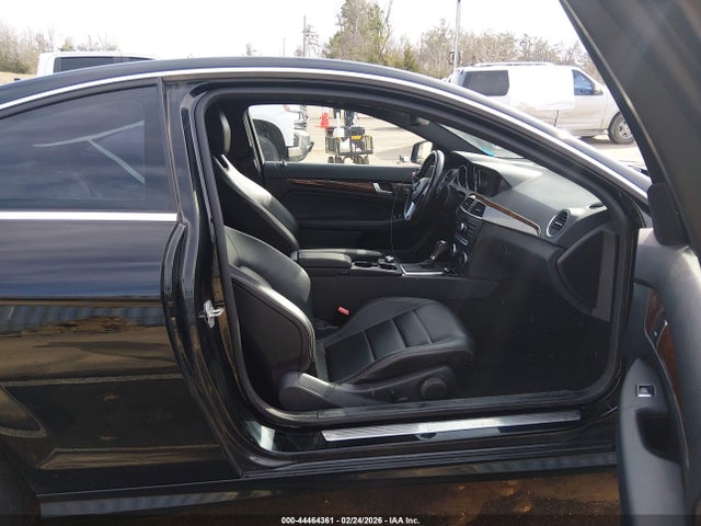 44464361 :رقم المزاد ، WDDGJ4HB3EG259868 vin ، 2014 Mercedes-benz C 250 مزاد بيع