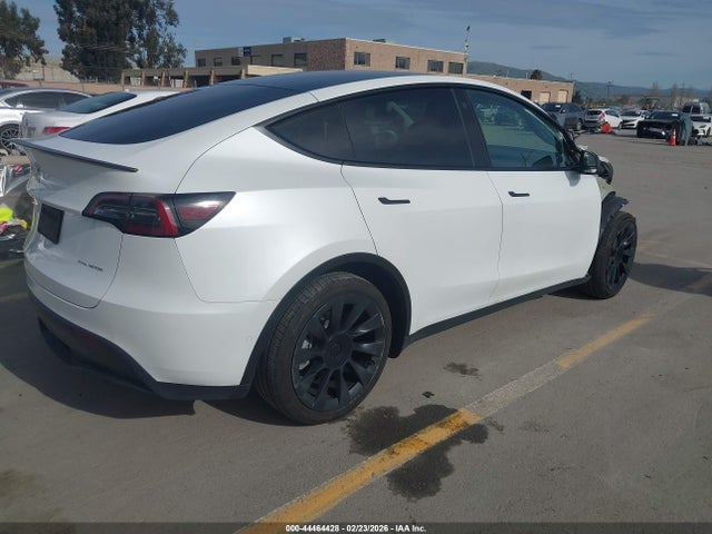 2021 TESLA MODEL Y 5YJYGAEE3MF180302 Photo 3