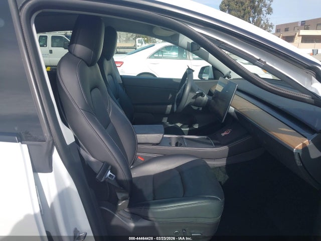 2021 TESLA MODEL Y 5YJYGAEE3MF180302 Photo 4