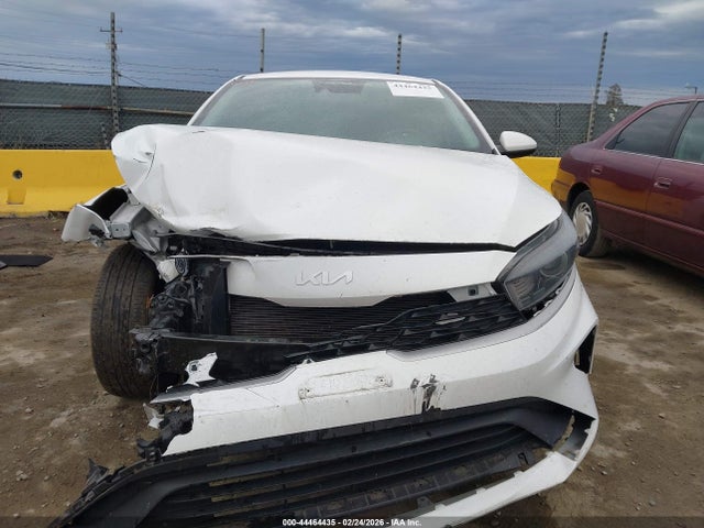 3KPF24AD5PE506812 KIA Forte Lxs