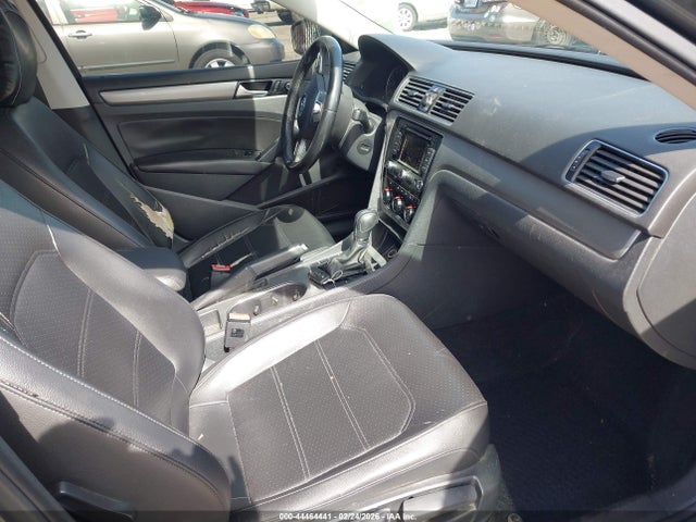 1VWBT7A38EC117491 Volkswagen Passat 1.8t Se