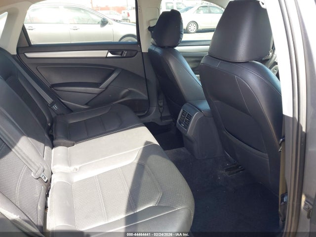 1VWBT7A38EC117491 Volkswagen Passat 1.8t Se