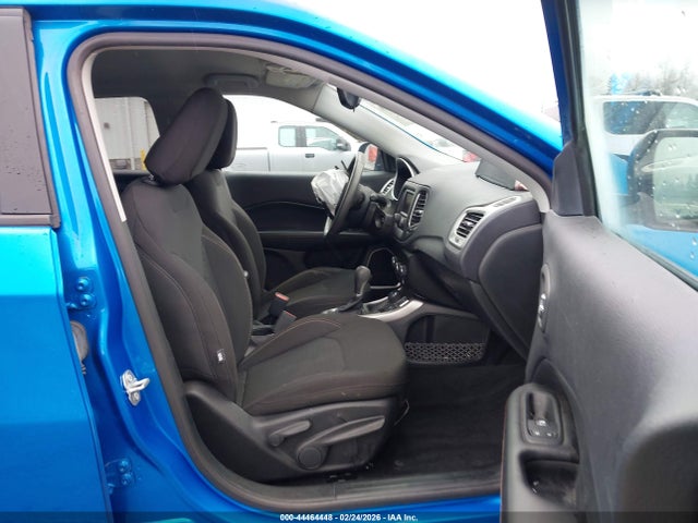 3C4NJDAB1JT107850 Jeep Compass Sport 4x4