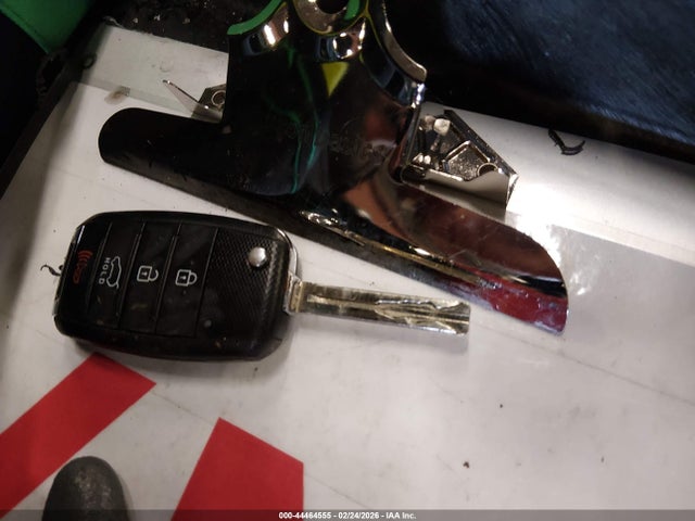KNDJP3A51J7527131 KIA SOUL +