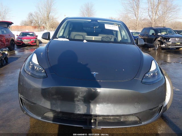 2023 Tesla Model Y Awd/long Range Dual Motor All-wheel Drive მანქანა იყიდება აუქციონზე, vin: 7SAYGAEE5PF672370, აუქციონის ნომერი: 44464615