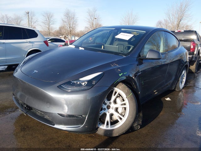 2023 Tesla Model Y Awd/long Range Dual Motor All-wheel Drive მანქანა იყიდება აუქციონზე, vin: 7SAYGAEE5PF672370, აუქციონის ნომერი: 44464615