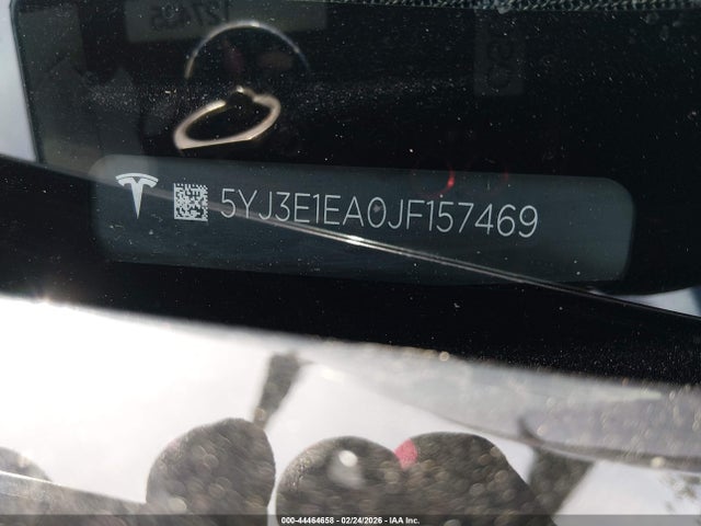 44464658 :رقم المزاد ، 5YJ3E1EA0JF157469 vin ، 2018 Tesla Model 3 Long Range/mid Range مزاد بيع