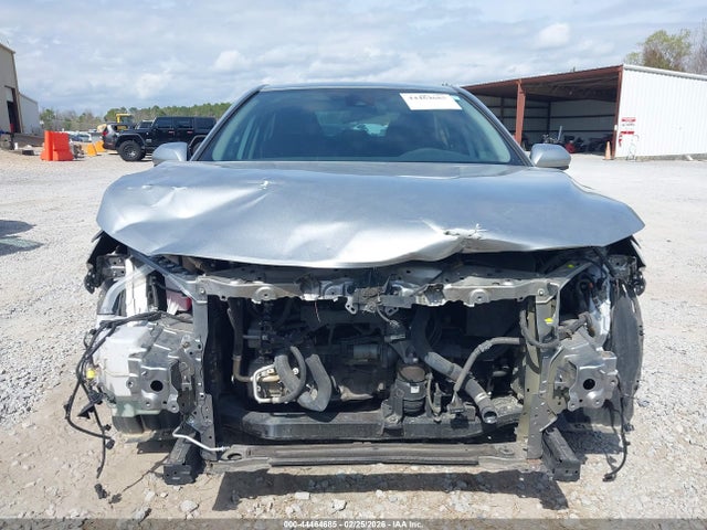 4T1B11HK6KU823928 Toyota CAMRY LE