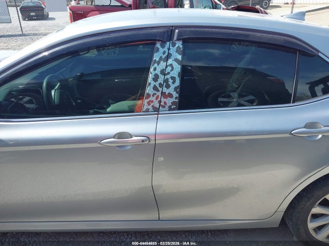 4T1B11HK6KU823928 Toyota CAMRY LE