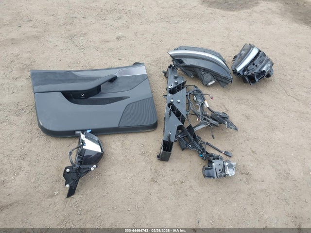 7SAYGDED8TF436878 Tesla Model Y Premium Rear-wheel Drive/standard Rear-wheel Drive