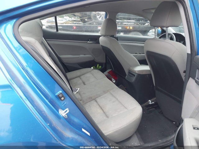 KMHD74LF4HU301181 Hyundai ELANTRA SE