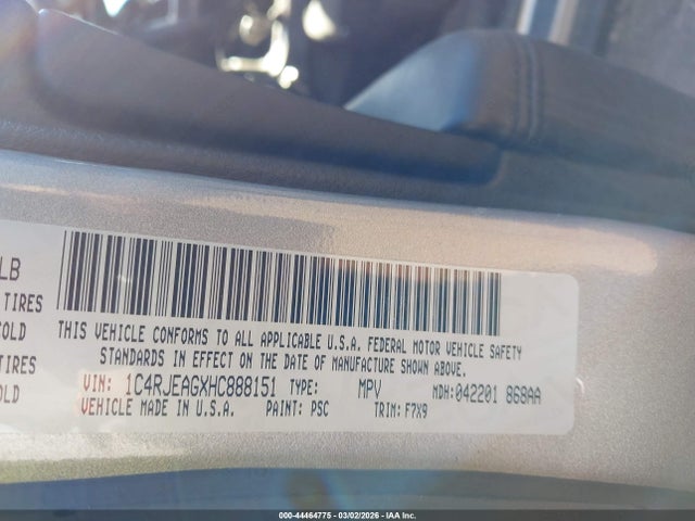 1C4RJEAGXHC888151 Jeep Grand Cherokee Laredo 4x2