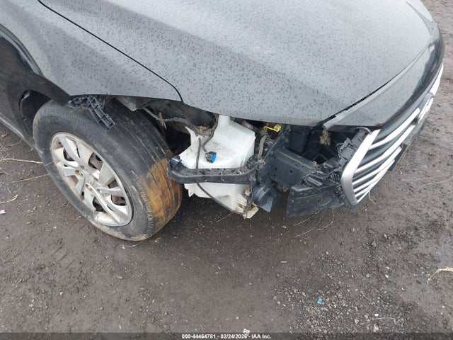 5NPD74LF8JH272563 Hyundai ELANTRA SE