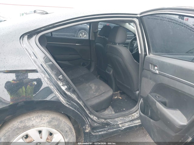 5NPD74LF8JH272563 Hyundai ELANTRA SE