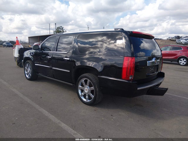 2014 Cadillac Escalade Esv Luxury მანქანა იყიდება აუქციონზე, vin: 1GYS4HEF8ER138181, აუქციონის ნომერი: 44464809