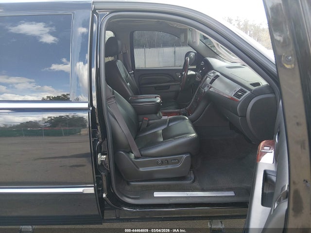 2014 Cadillac Escalade Esv Luxury მანქანა იყიდება აუქციონზე, vin: 1GYS4HEF8ER138181, აუქციონის ნომერი: 44464809