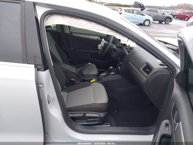3VW2B7AJ2HM405866 Volkswagen Jetta 1.4t S