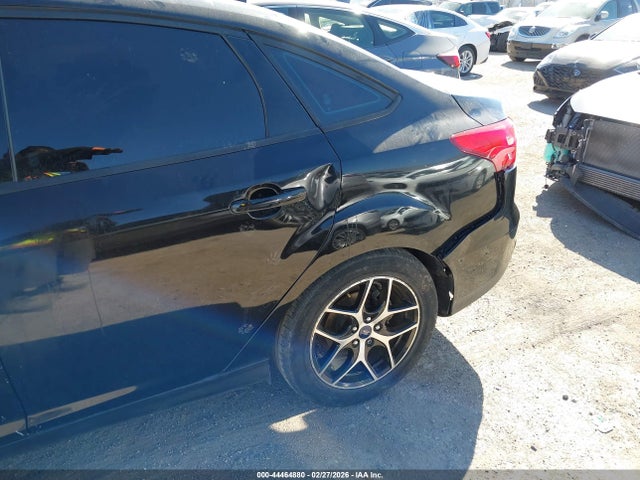 44464880 :رقم المزاد ، 1FADP3H23JL312775 vin ، 2018 Ford Focus Sel مزاد بيع