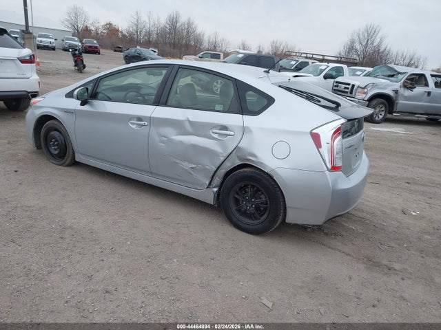 2015 TOYOTA PRIUS JTDKN3DU4F0479590 Photo 2