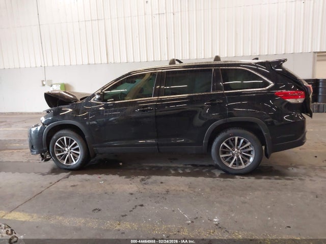 5TDJZRFHXKS570471 Toyota Highlander Xle
