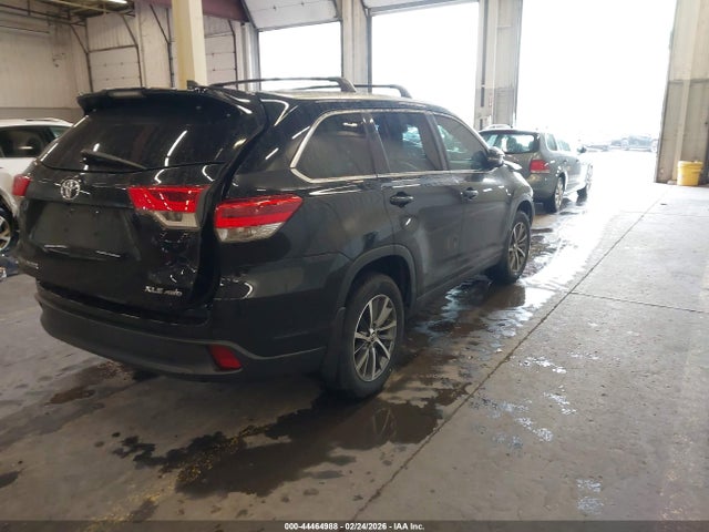 5TDJZRFHXKS570471 Toyota Highlander Xle