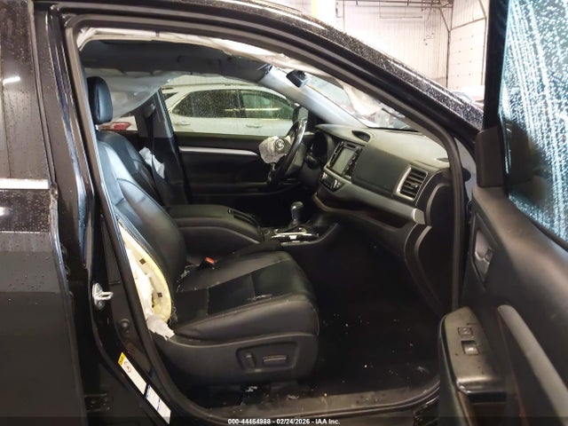 5TDJZRFHXKS570471 Toyota Highlander Xle